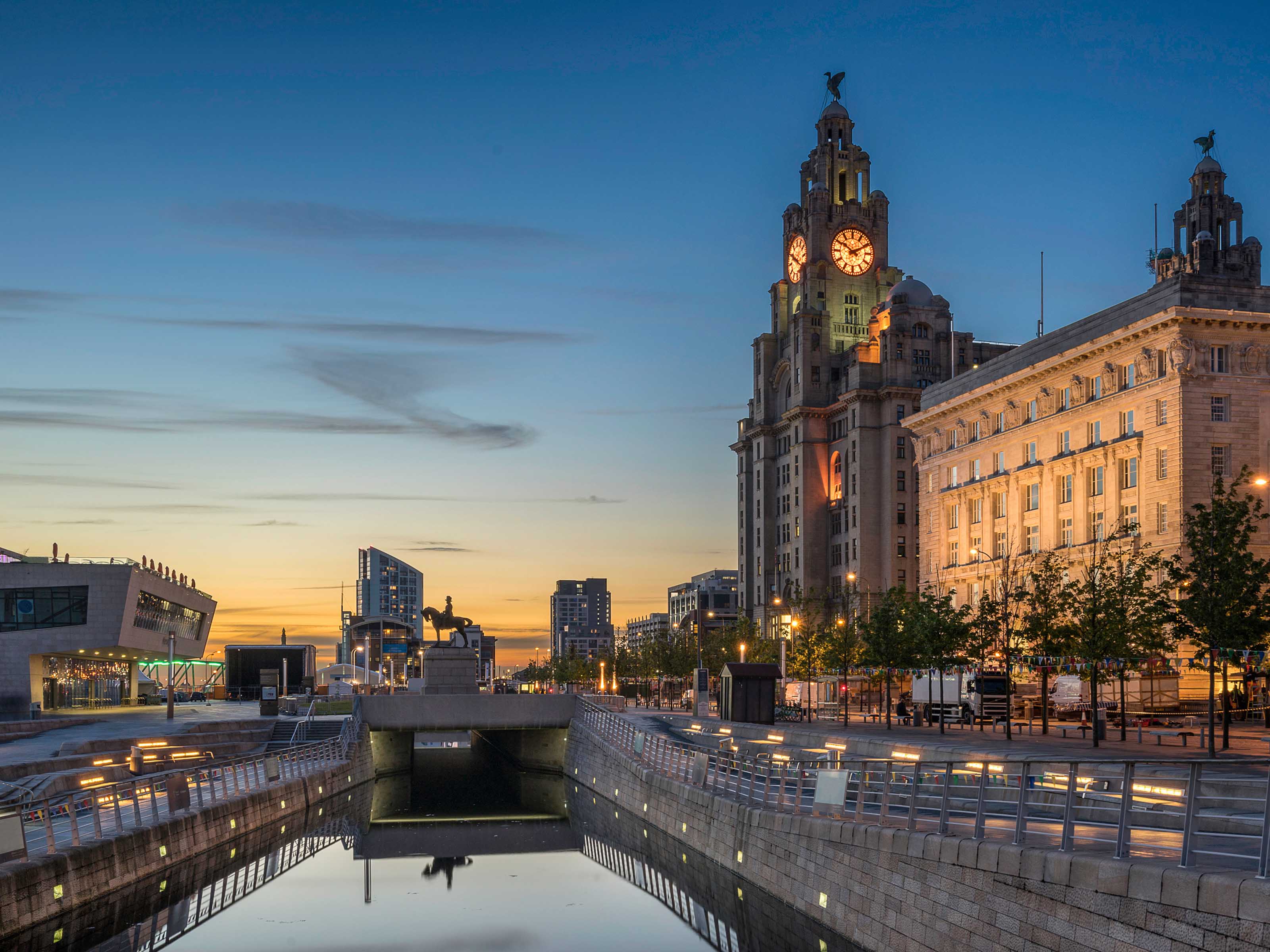 Liverpool city. Ливерпуль город осень. Ливерпуль город в США. Ливерпуль летом город. Ливерпуль город красивые фото.